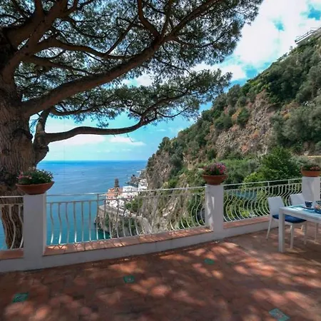 Sea View House With Lemon Grove In Atrani Semesterbostad